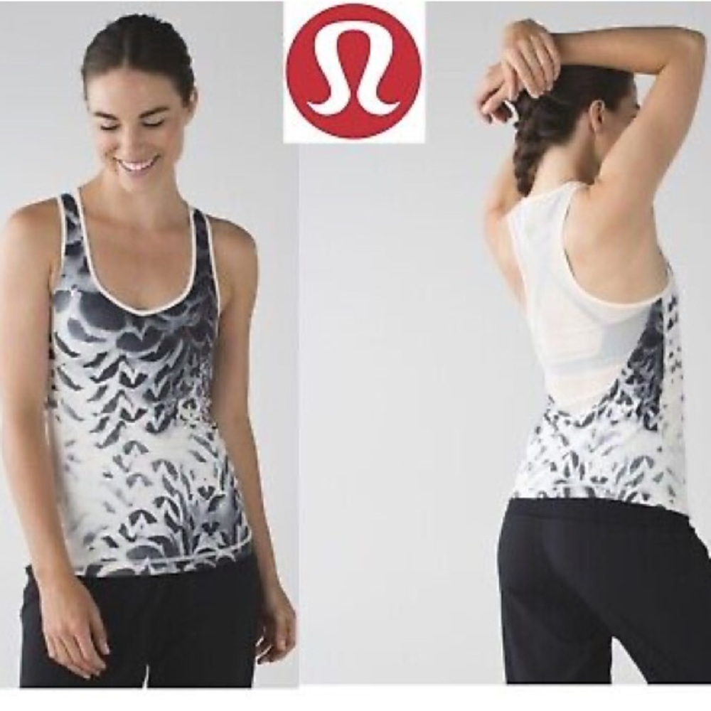 Lululemon athletic top with built in bra